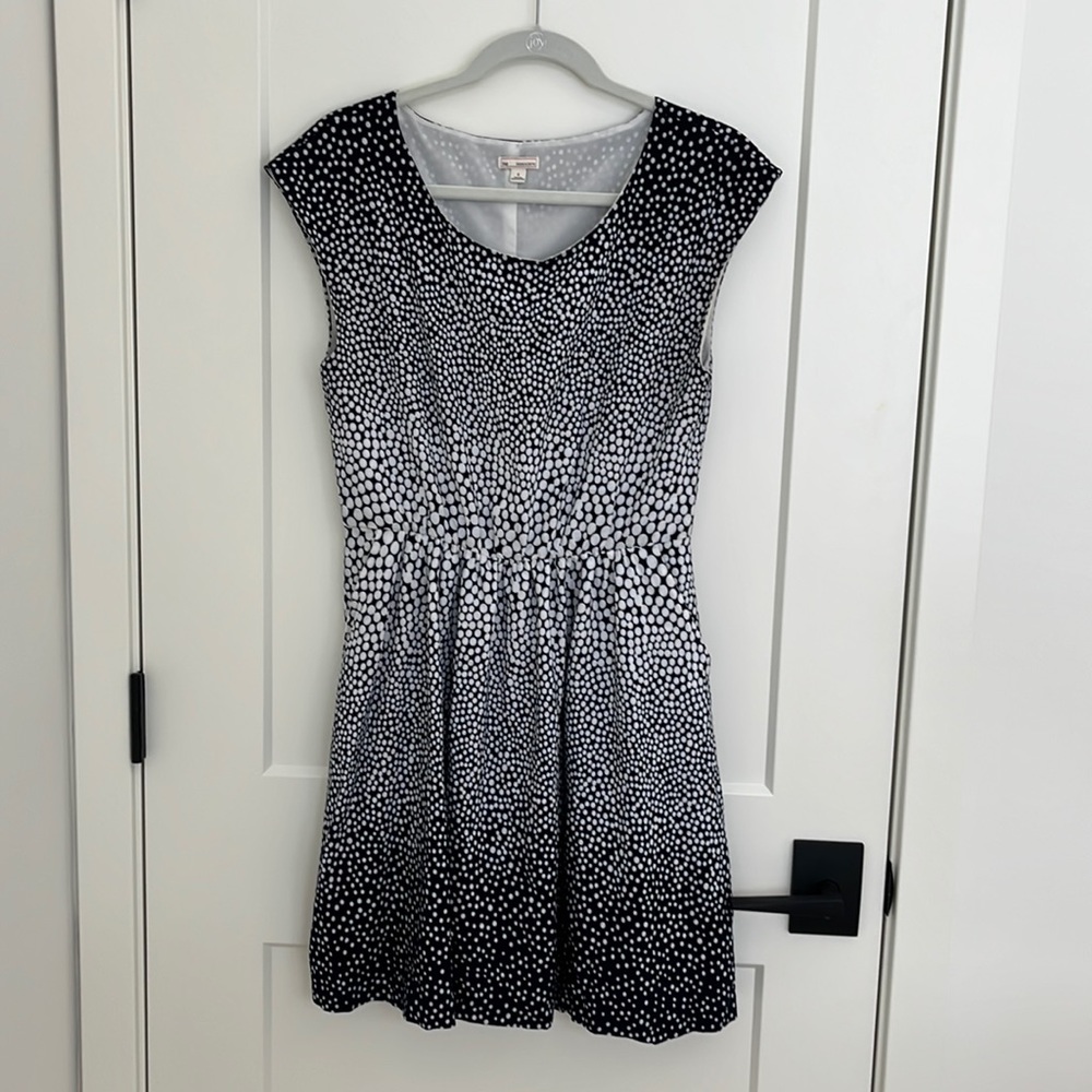 Gap Size S navy & white polka dot dress with pockets